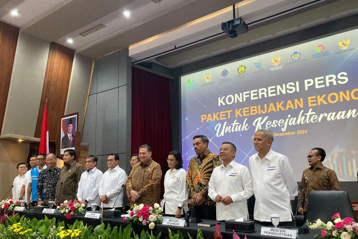 Konferensi pers Paket Kebijakan Ekonomi: Akselerasi Pertumbuhan Ekonomi Inklusif & Berkelanjutan di kantor Kemenko Perekonomian, Jakarta, Senin (16/12/2024). (Foto/ANTARA)