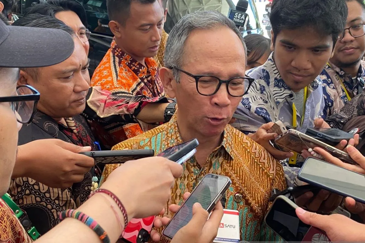 Ketua Dewan Komisioner Otoritas Jasa Keuangan (OJK) Mahendra Siregar. (foto/ANTARA)