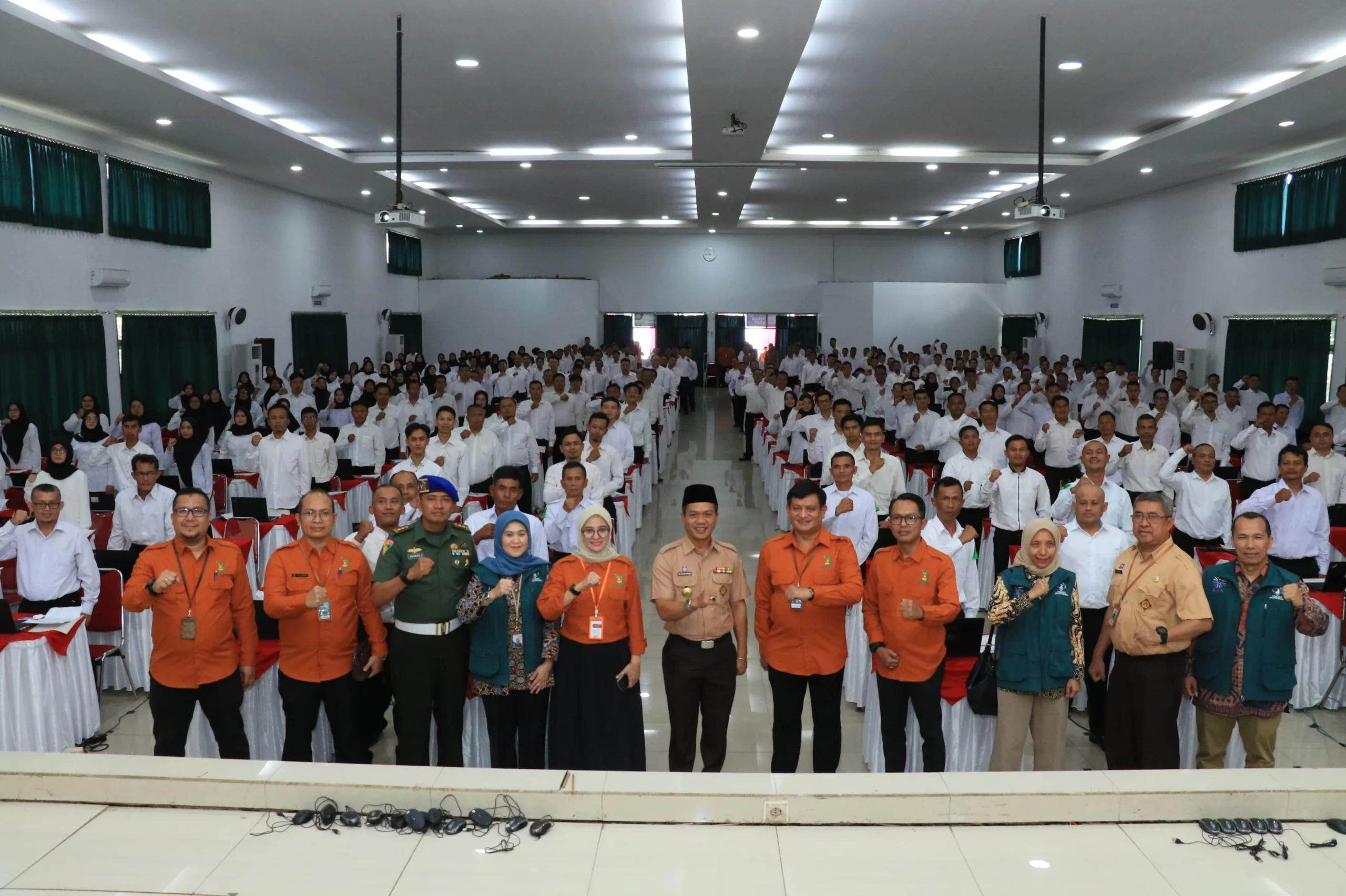 Badan Kepegawaian Nasional (BKN) melalui BKPSDM resmi mengumumkan hasil seleksi Pegawai Pemerintah dengan Perjanjian Kerja (PPPK) periode 1 bagi eks tenaga honorer Kategori II dan tenaga Non ASN di lingkungan Pemkab Bandung. Foto Istimewa