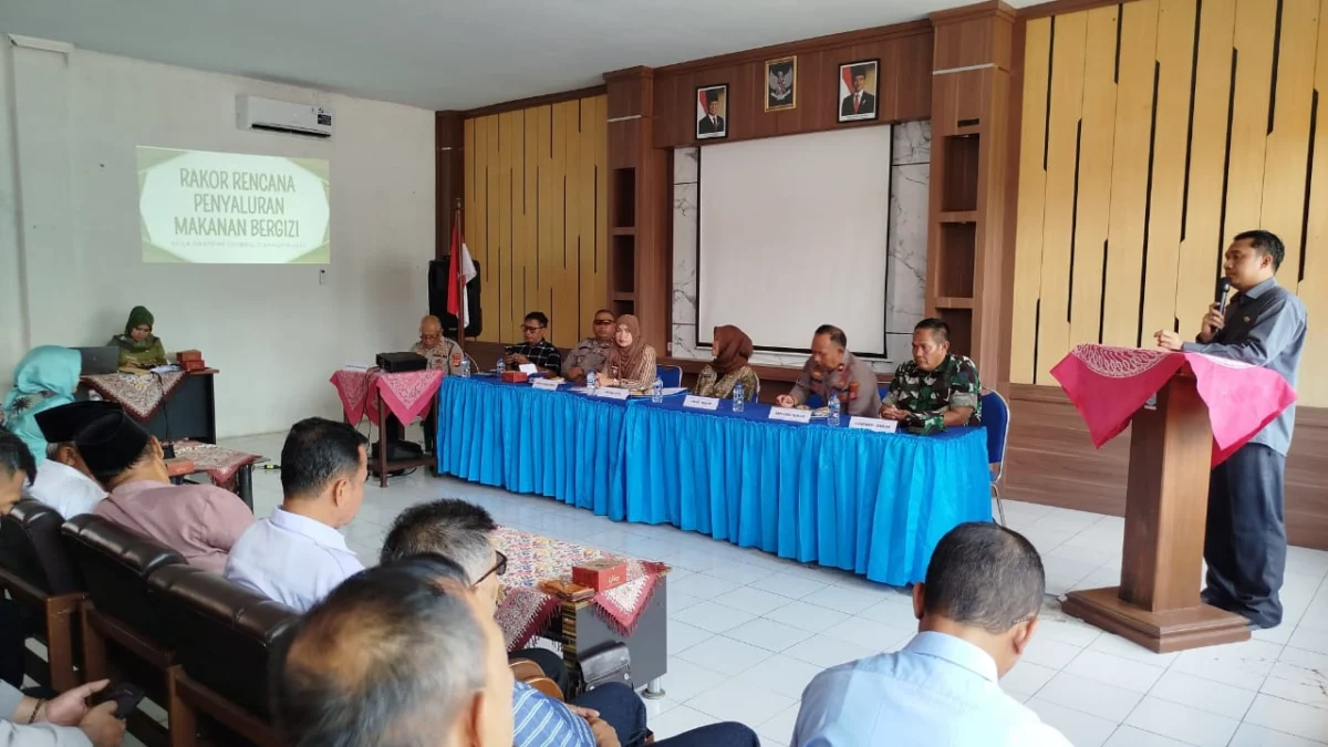 Sosialisasi makan bergizi gratis rampung dilaksanakan di aula kantor Kecamatan Banjar. Pelaksanaannya direncanakan pada 13 Januari 2025. (Cecep Herdi/Jabar Ekspres)