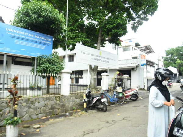 Ilustrasi: Suasana Universitas Bandung di Jalan Muararajen, Kota Bandung, Kamis (9/1). Foto: Dimas Rachmatsyah/ Jabar Ekspres