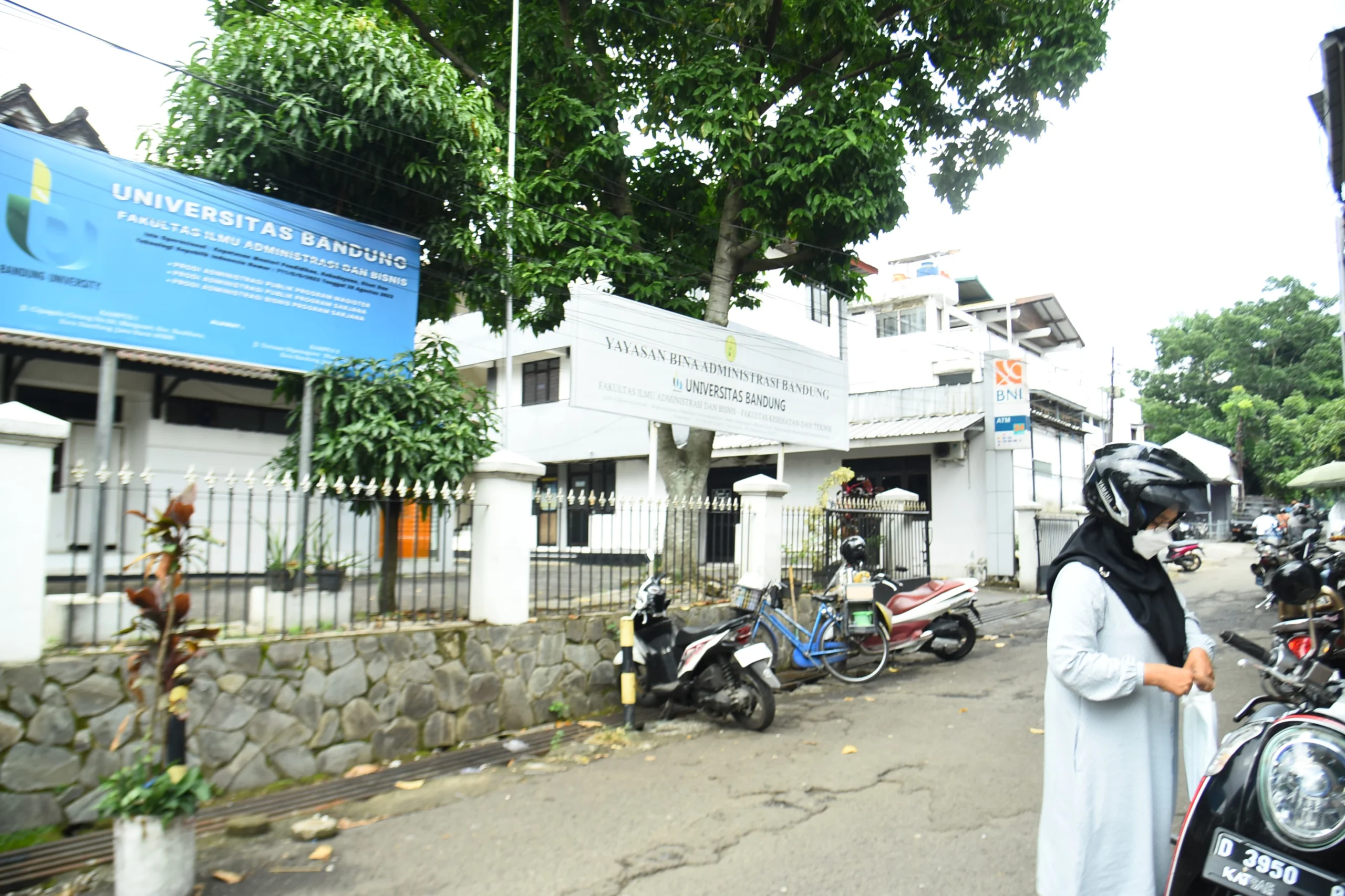 Ilustrasi: Suasana Universitas Bandung di Jalan Muararajen, Kota Bandung, Kamis (9/1). Foto: Dimas Rachmatsyah/ Jabar Ekspres