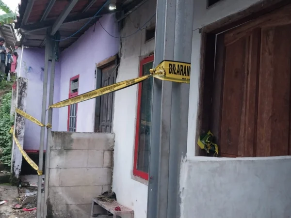 Suasana sepi di rumah korban pembacokan di Cilebut Barat, Kabupaten Bogor, Kamis (9/1). Foto : Regi Pratasyah / Radar Jabar