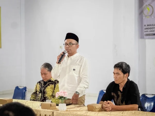 Anggota Komisi 5 DPRD Jawa Barat dari Fraksi PKB, Maulana Yusuf Erwinsyah saat lakukan kegiatan di Dapil XIII. (Jabar Ekspres)Anggota Komisi 5 DPRD Jawa Barat dari Fraksi PKB, Maulana Yusuf Erwinsyah saat lakukan kegiatan di Dapil XIII. (Jabar Ekspres)