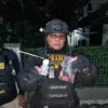 Ist. Tim 2 Prabu Persisi Polrestabes Bandung saat berhasil menangkap sejumlah barang dari penggerebekan aktivitas pesta narkoba di Bojongloa Kidul. Foto. IG Tim Prabu Persisi.