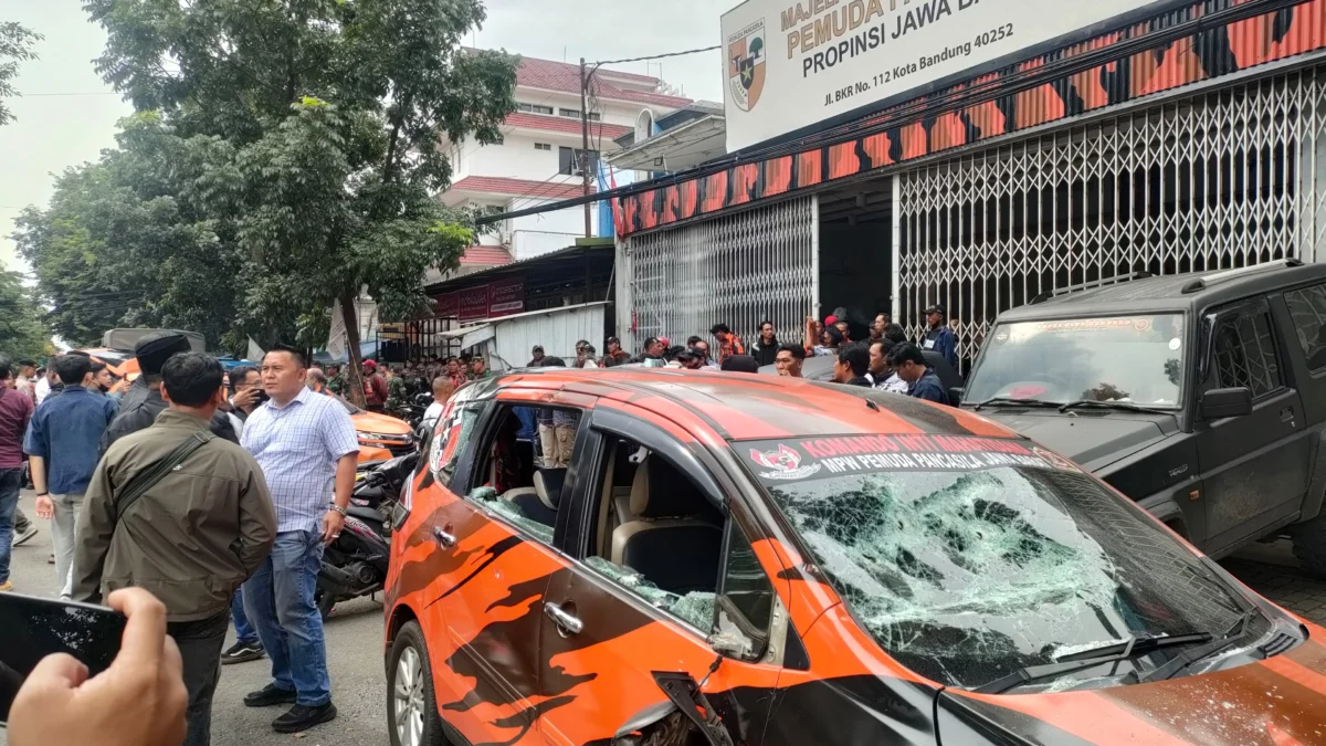 Dok. Situasi dua kelompok ormas di bandung usai terjadi gesekan. Rabu (15/1) kemarin. Foto. Sandi Nugraha / Jabar Ekspres