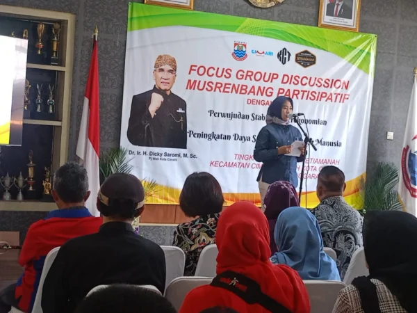 Lurah Setiamanah, Ratih Dwi Setia Putri saat Membuka Musyawarah Perencanaan Pembangunan (Musrembang) Tahun 2025 (Mong)