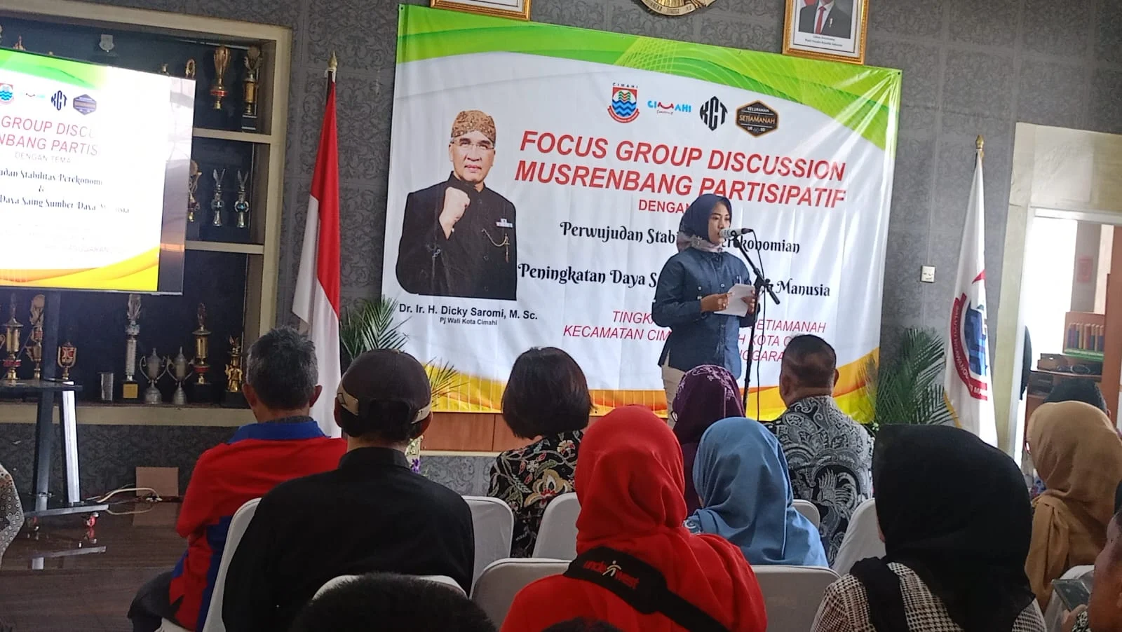 Lurah Setiamanah, Ratih Dwi Setia Putri saat Membuka Musyawarah Perencanaan Pembangunan (Musrembang) Tahun 2025 (Mong)