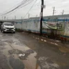 Kondisi Jalan Kebon Kalapa, Kecamatan Padalarang, Bandung Barat rusak parah. Dok Jabar Ekspres/Suwitno/