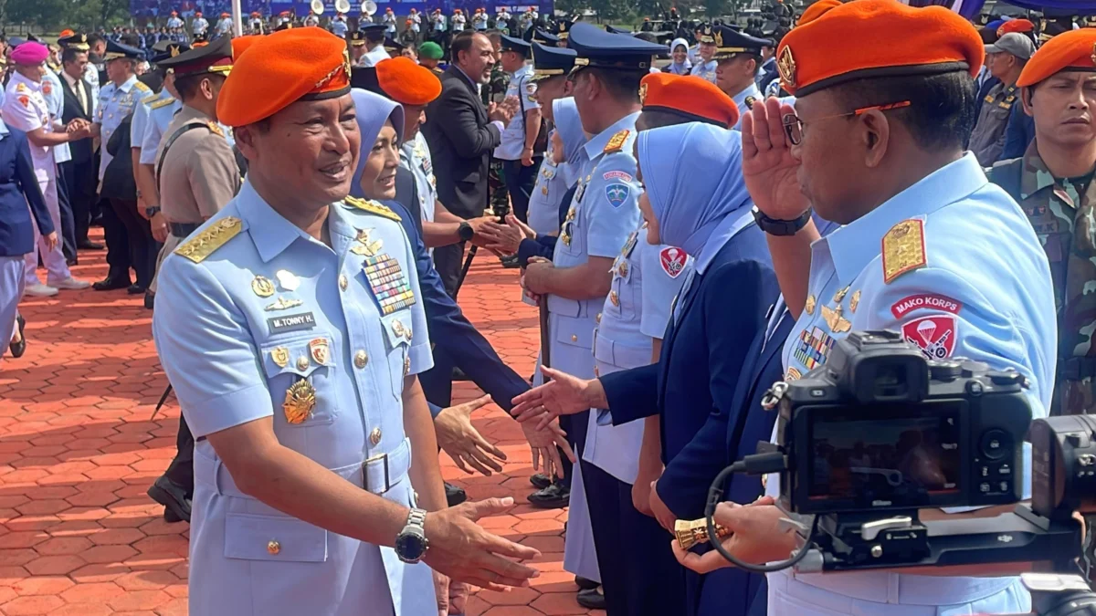 Kepala Staf Angkatan Udara (KSAU) M Tonny Harjono saat sertijab Dankopasgat di Mako Kopasgat, Kecamatan Margahayu, Kabupaten Bandung, Jumat (17/1). Foto Agi / Jabar Ekspres