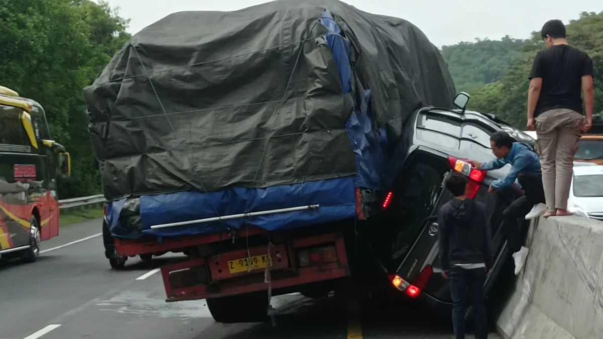 Ist. Insiden lakalantas di KM 80 Tol Cipularang arah Bandung. Dok. Istimewa.