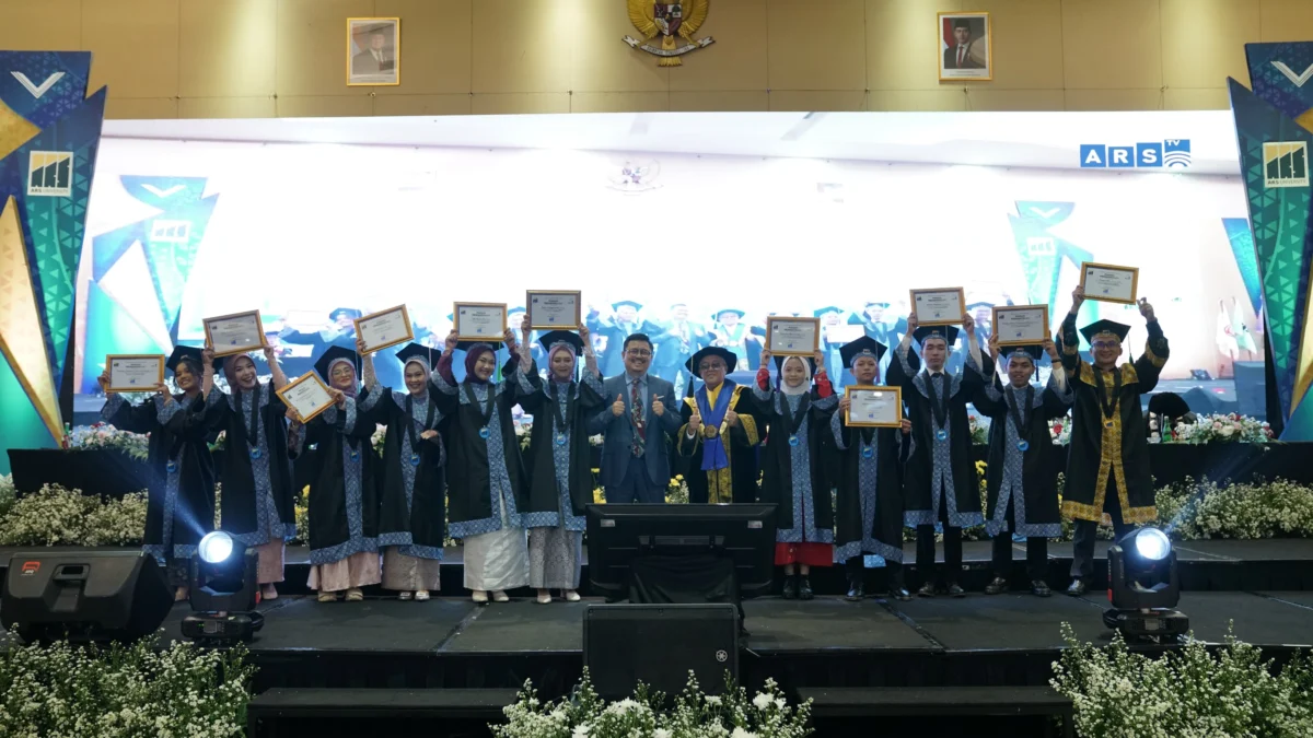 ARS University untuk Pertama Kalinya Menggelar Wisuda Secara Hybrid