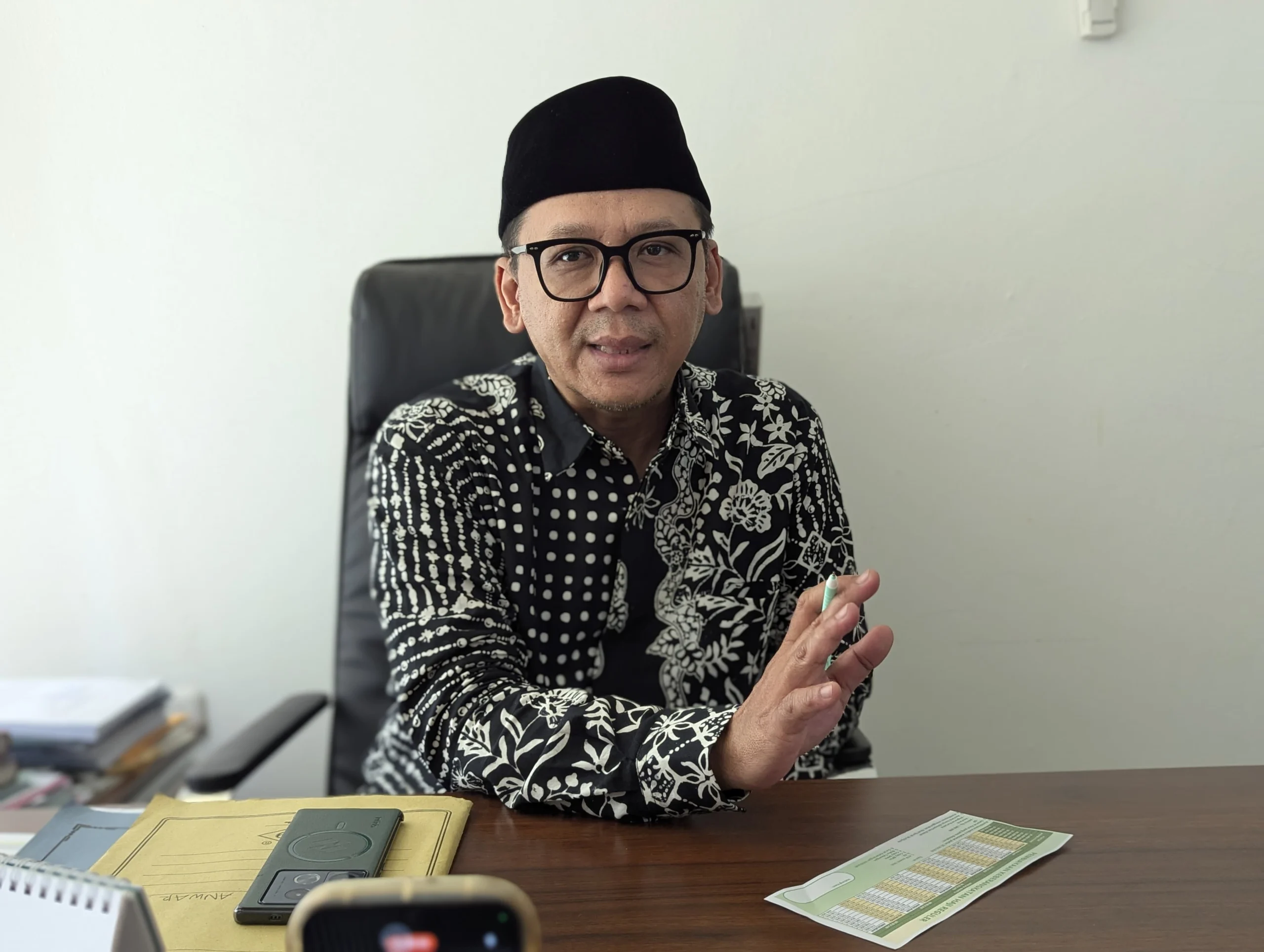 Kepala Kantor Kemenag Kota Banjar H Ahmad Fikri Firdaus SE MM, saat diwawancara, Kamis 23 Januari 2025. (Cecep Herdi/Jabar Ekspres)