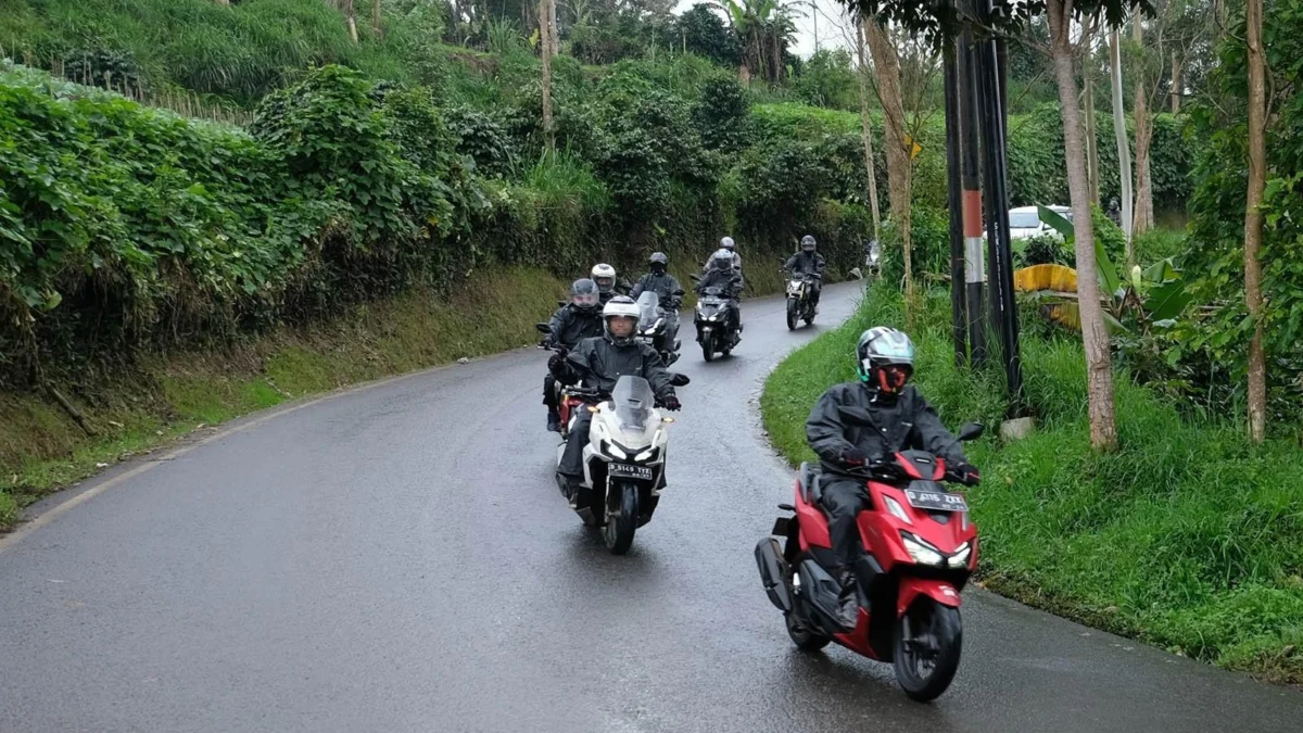 Tips Menghindari Bahaya Aquaplaning Saat Mengendarai Motor