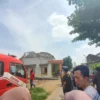 Rumah warga meledak dan mengakibatkan dua orang meninggal di Kabupaten Mojokerto. (foto/ANTARA)