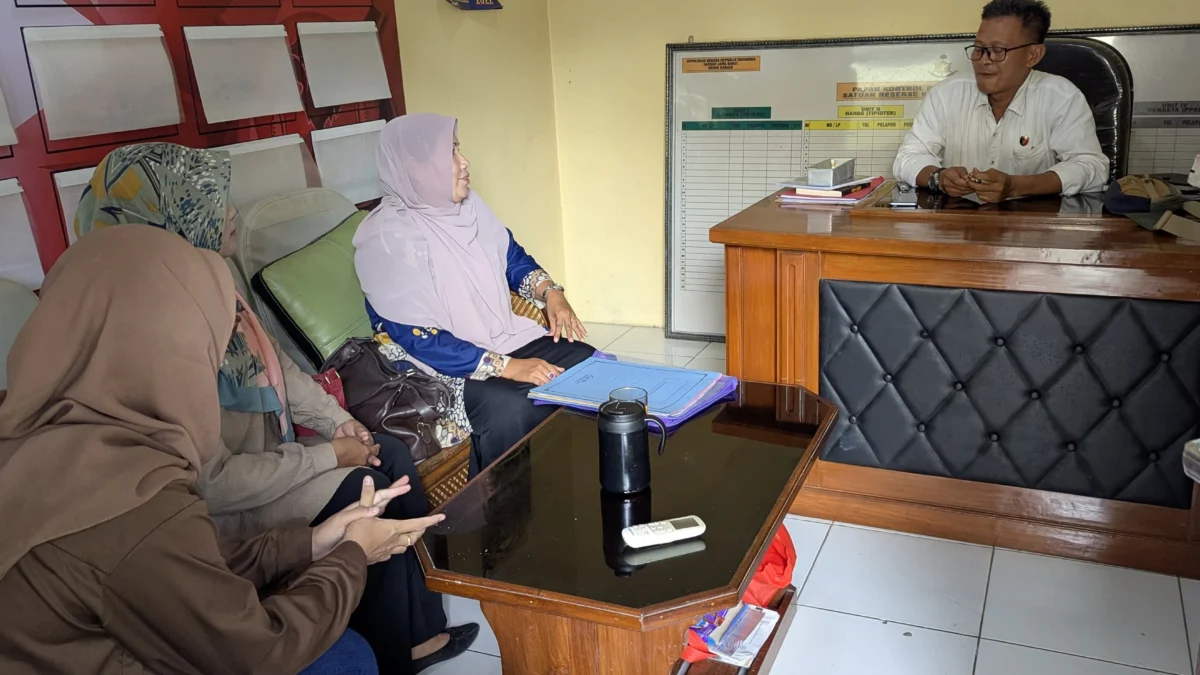 perempuan berinisial U melaporkan suaminya yang menjadi anggota DPRD Kota Banjar ke polisi denga tuduhan telah menikah sirih.