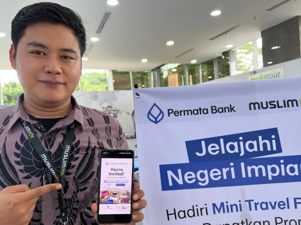 Salah satu produk dari Permata Bank yang dipamerkan dalam Mini Travel Fair yang berlangsung di PermataBank Bintaro Sektor 7, Tangerang
