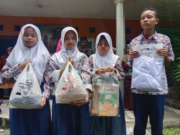Sejumlah Siswa Penyandang Disabilitas Penerima Manfaat Dari Adam-Adrian di Rumah Bhineka (Mong)