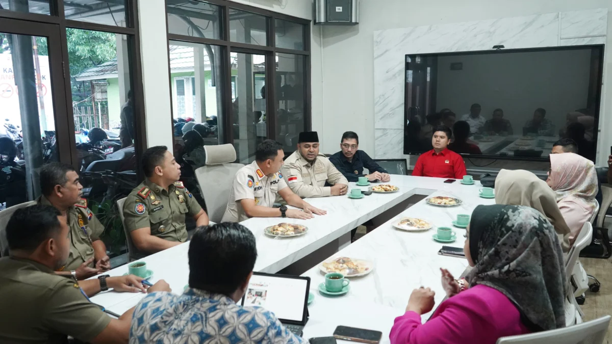 Jajaran Komisi I DPRD Kota Bogor saat menyambangi kantor Satpol PP Kota Bogor. (Yudha Prananda / Jabar Ekspres)