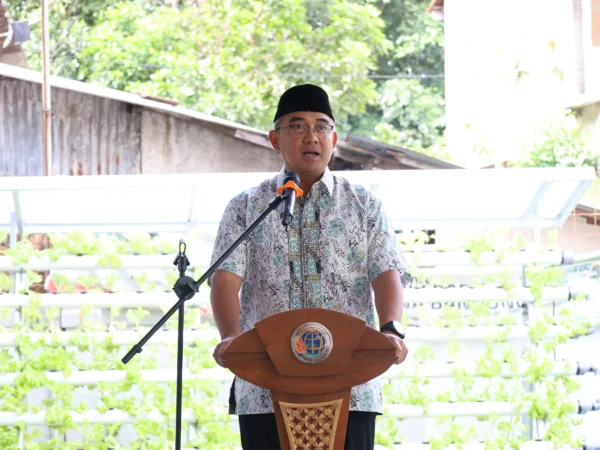 Wali Kota Bandung terpilih Muhammad Farhan, saat memberi sambutan di acara Launching Bandung Kota Wakaf. (dok pemkot Bandung)