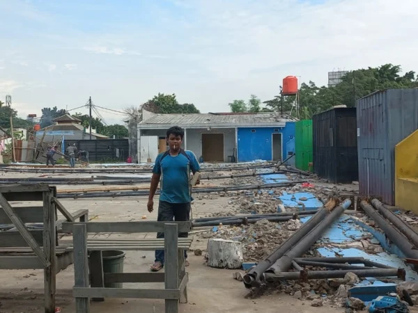 Pengosongan Tahap IV lahan UIII (Universitas Islam Internasional Indonesia) di Cisalak, Depok sebanyak 689 bidang atau 530 penggarap lahan, dengan luasan sebesar 23,8 hektare.