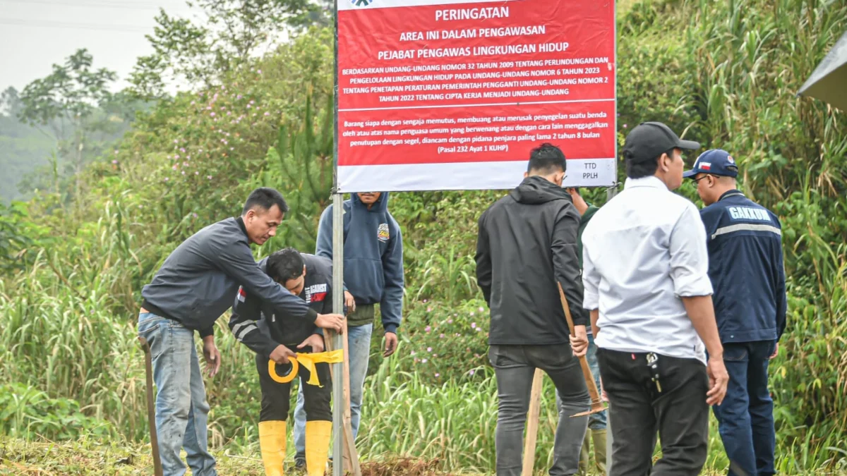 Gakkum LH sedang melakukan penyegelan di Kawasan Ekonomi Khusus (KEK) Lido, Kabupaten Bogor, pada Kamis (6/2). Foto: KLHK