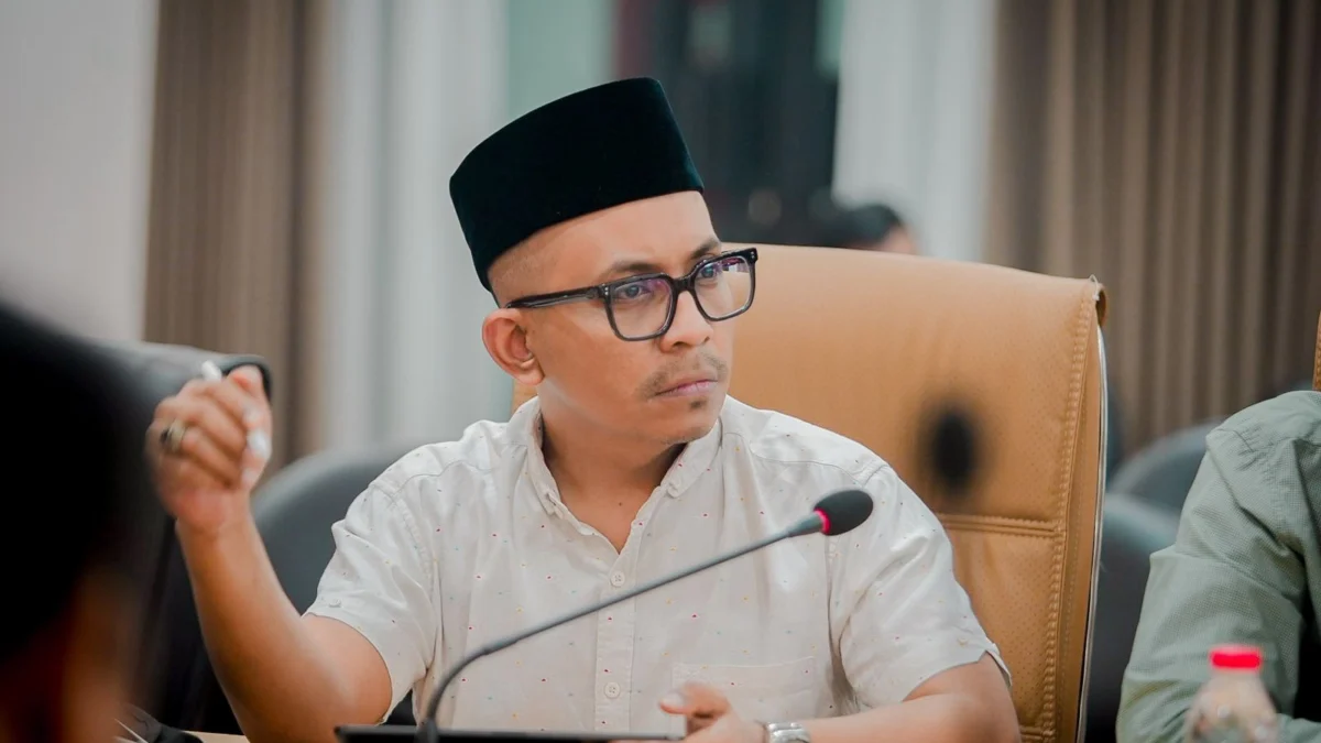 Anggota Komisi 5 DPRD Jabar dari Fraksi PBK, Maulana Yusuf Erwinsyah bahas kebijakan yang dikeluarkan pemerintah itu terkait pembebasan ijazah, dinilai dapat berpotensi mengundang kegaduhan dan anarkis.