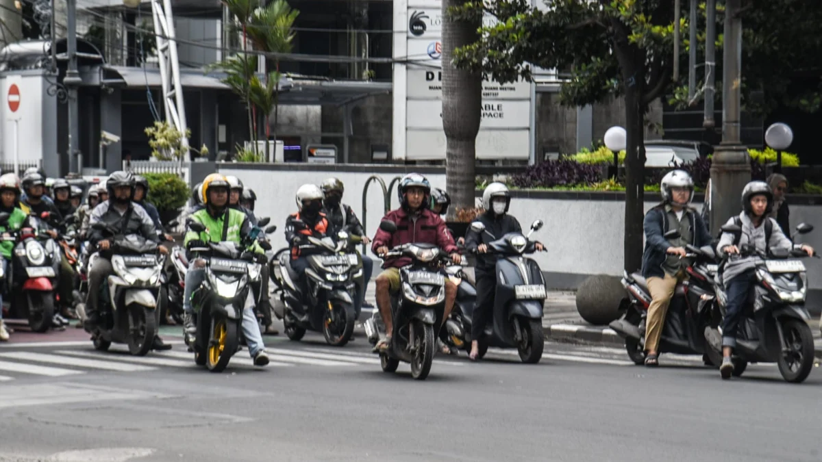 Ilustrasi: Kepadatan kendaraan sepeda motor di Jalan Asia Afrika, Kota Bandung, Jum'at (7/2). Foto: Dimas Rachmatsyah / Jabar Ekspes