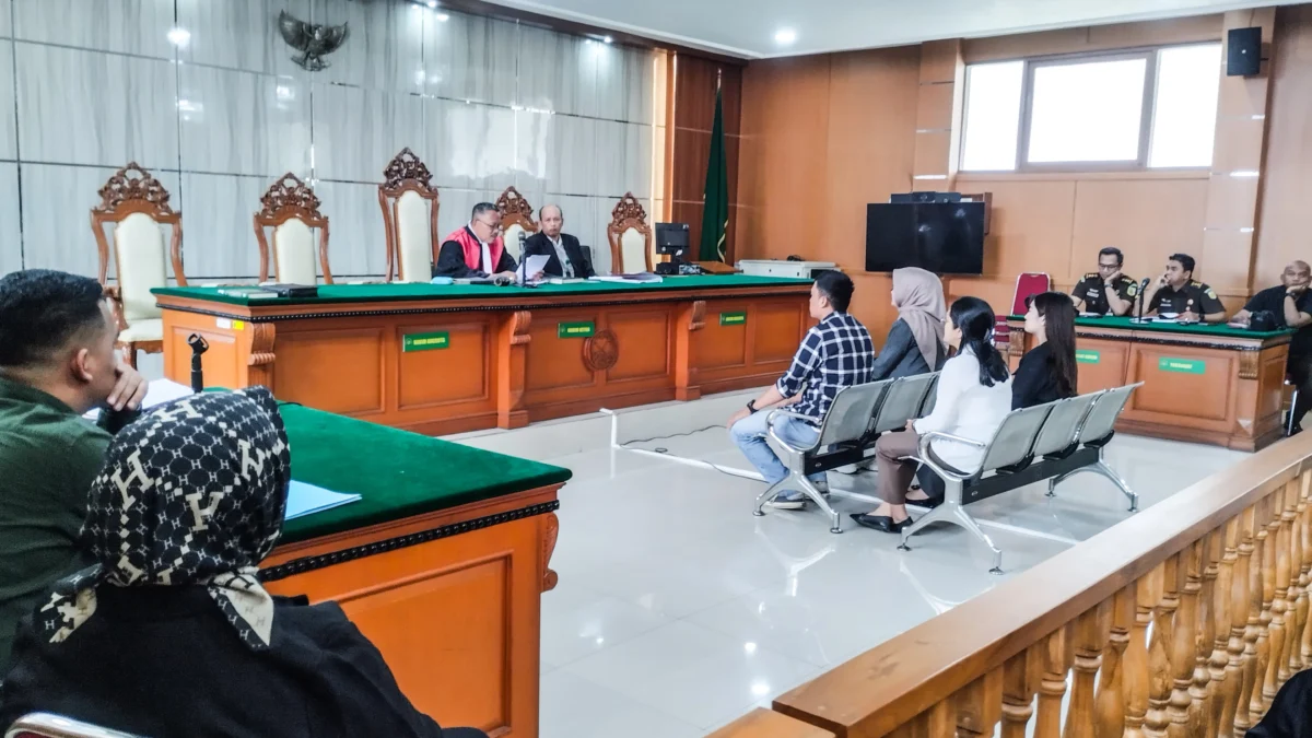 Dok. Suasana sidang praperadilan Kuasa Hukum Yayasan Margasatwa dengan Kejati Bandung Menghadirkan 4 saksi di Pengadilan Negeri Bandung, Senin (10/2). Foto: Dimas Rachmatsyah / Jabar Ekspes