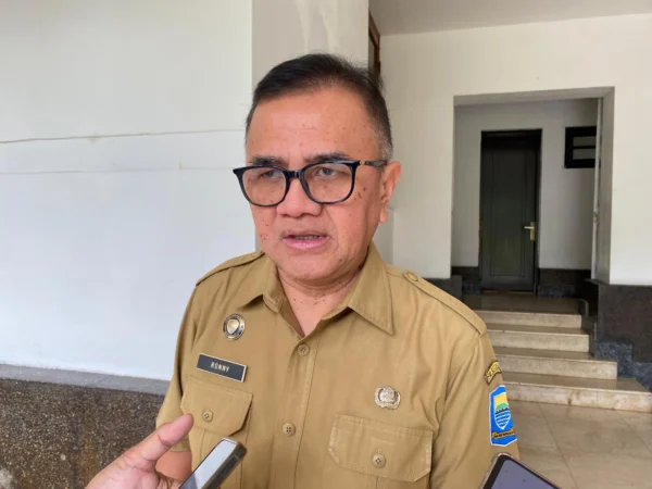 Kepala DPMPTSP Kota Bandung, Ronny Ahmad Nurudin (Sadam Husen / JE)