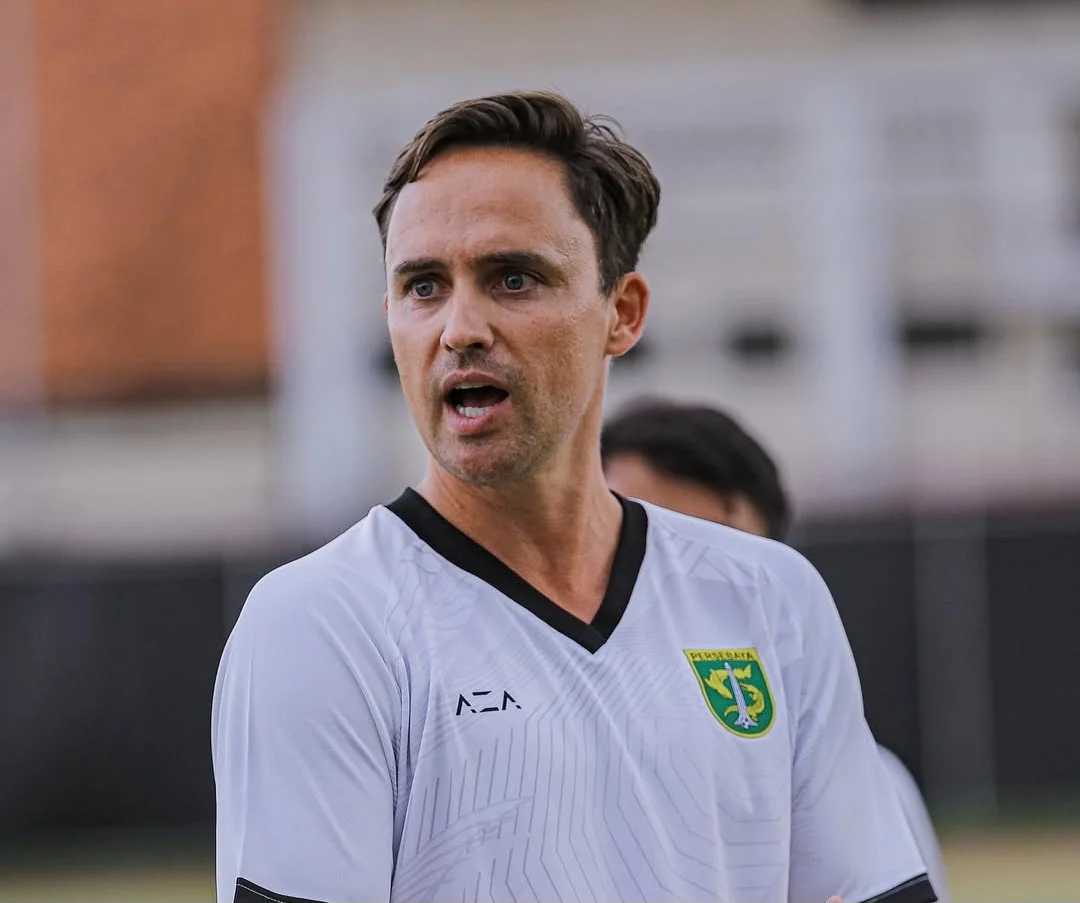 Pelatih Persebaya Paul Munster berharap menang di laga kontra Persib/Foto:Istimewa/