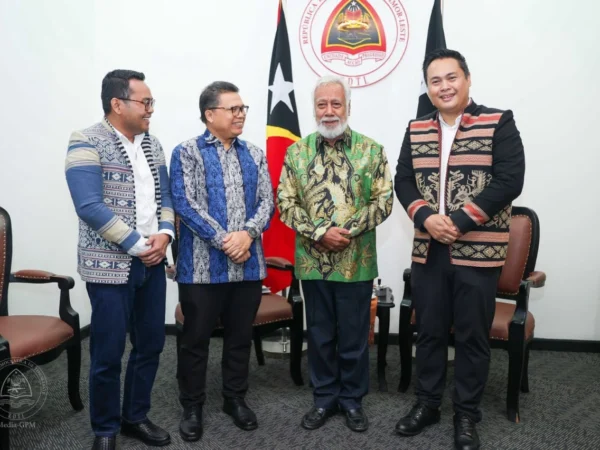 (Dari kiri ke kanan) VP Finance Business Partner Timor-Leste Dedy Edward, Duta Besar Indonesia untuk Timor-Leste Okto Dorinus Manik, Perdana Menteri Timor-Leste Kay Rala Xanana Gusmão, dan CEO Telkomcel Benedictus Ardiyanto Priyo.