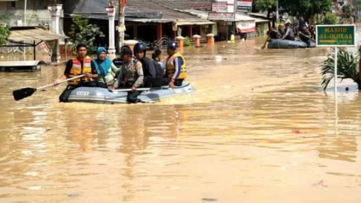 ILUSTRASI Banjir bisa jadi karena manusia melakukan perkara yang menyebabkan bencana.
