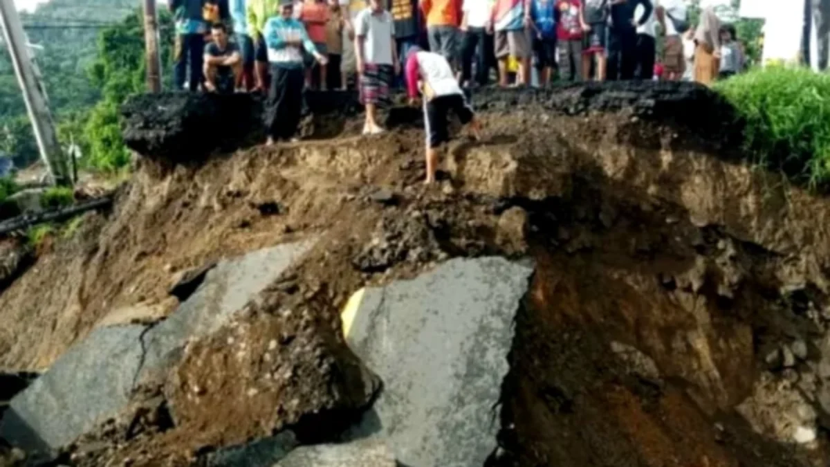 BPBD Jabar dan Tim Gabungan Terus Cari Korban Longsor di Sukabumi