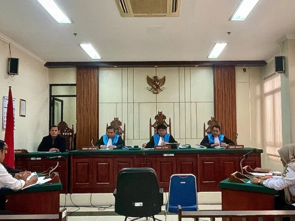 Sidang gugatan Rotmut JPTP Bandung Barat memasuki tahap pembuktian di PTUN Bandung. Rabu (5/3). Dok Jabar Ekspres/Suwitno