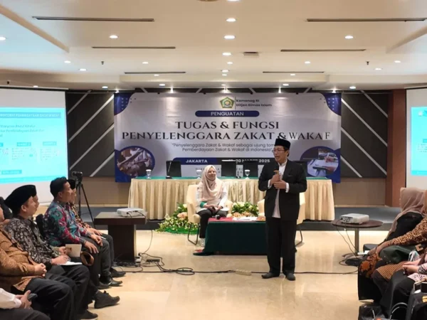 Direktur Pemberdayaan Zakat dan Wakaf Kemenag Prof. Waryono Abdul Ghafur. (foto/Jawa Pos)