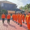 Sejumlah anggota Basarnas Kantor SAR Bandung saat laksanakan Siaga SAR Khusus Lebaran 2025, wilayah Kecamatan Cimanggung, Kabupaten Sumedang. (Kantor SAR Bandung for Jabar Ekspres)