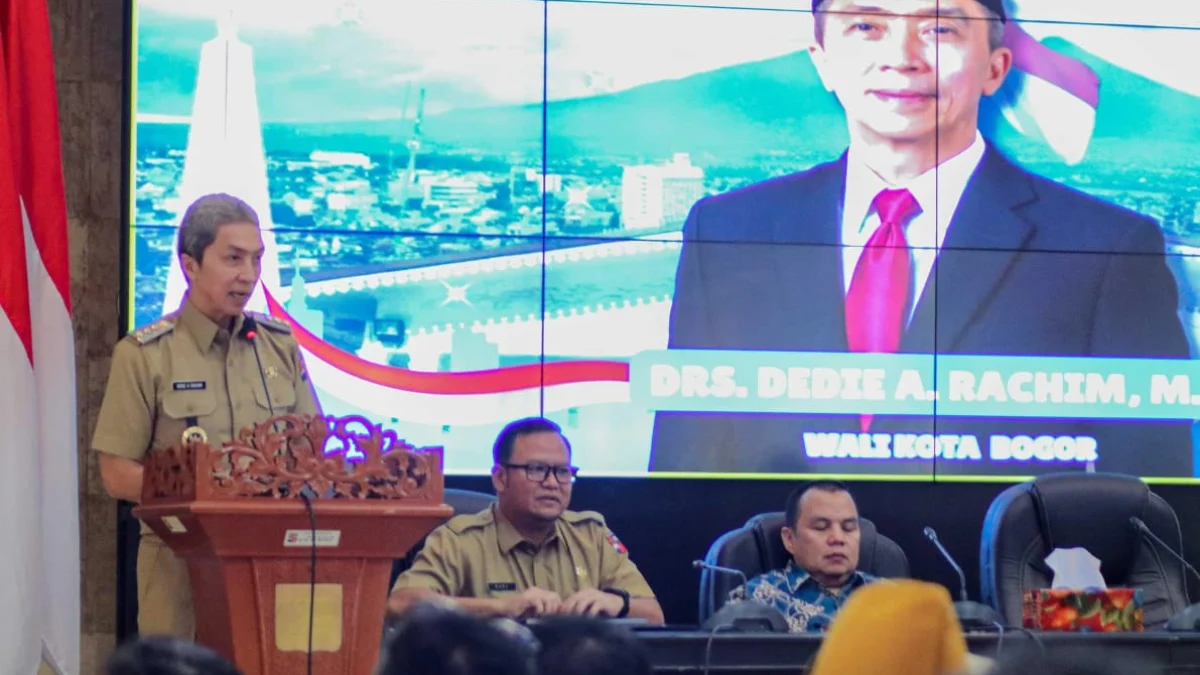 Wali Kota Bogor, Dedie A. Rachim bersama Kepala Bapperida, Rudy Mashudi dan Ketua DPRD Kota Bogor, Adityawarman Adil. (Yudha Prananda / Jabar Ekspres)