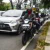 Pemudik motor melintas saat terjadi kemacetan di Jalur Nagreg, Kabupaten Bandung, belum lama ini. Foto: Dimas Rachmatsyah / Jabar Ekspres