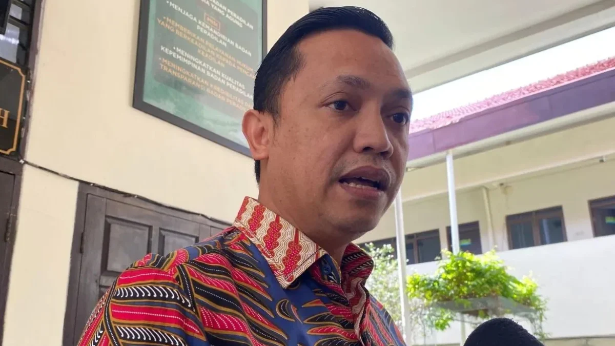 Kuasa hukum Sekretaris Jenderal DPP PDI Perjuangan (PDIP) Hasto Kristiyanto, Ronny Talapessy memberikan keterangan kepada wartawan, di PN Jakarta Selatan, Rabu (5/2/2025). Foto: ANTARA