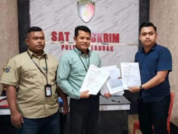 Proses Plaporan korban aplikasi penipuan WPONE.