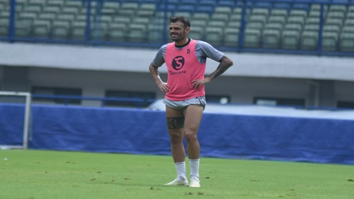 Tyronne Del Pino siap beri kekalahan untuk Persik Kediri/Foto: Dok Persib/