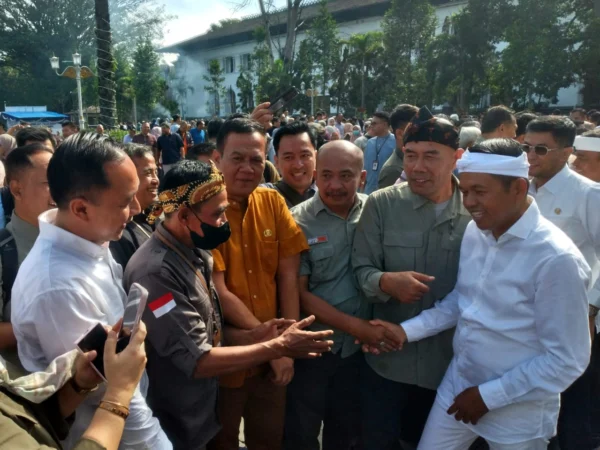 Gubernur Jabar Dedi Mulyadi saat halal bi halal di Gedung Sate, Selasa (8/4)