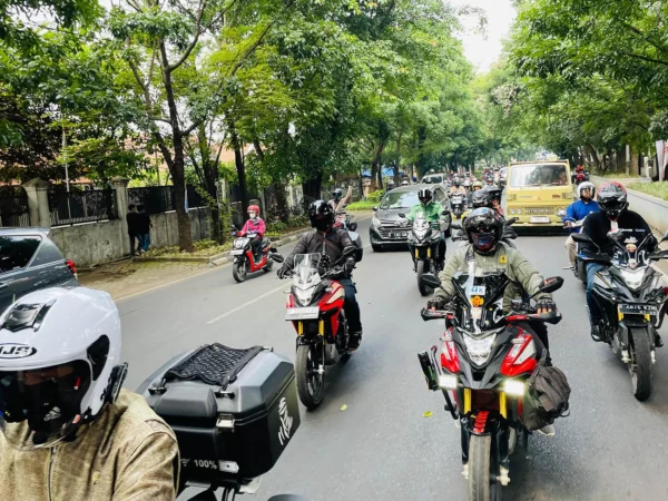 Tips Berkendara yang aman dengan sepeda motor.