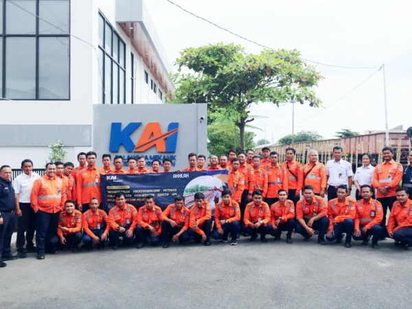 Peserta pelatihan intensif bagi para Petugas Jaga Lintasan (PJL) yang digelar KAI Properti.