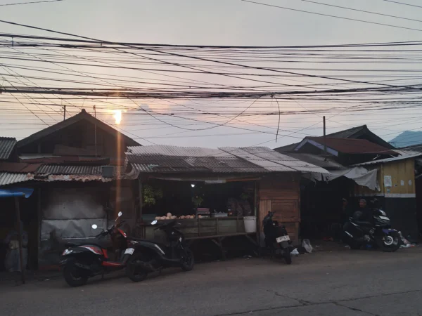 Kumuhnya Pasar Parakanmuncang di wilayah Desa Sindangpakuon, Kexamatan Cimanggung, Kabupaten Sumedang. (Yanuar Baswata/Jabar Ekspres)
