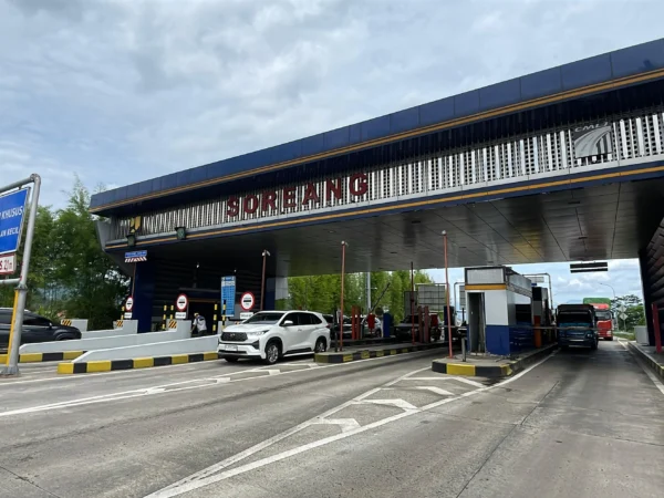 Arus lalu lintas di Exit Tol Soreang-Pasirkoja (Soroja) mulai mengalami peningkatan dari hari H lebaran, Senin (31/3/2025) hingga Selasa (1/4/2025). Foto Agi