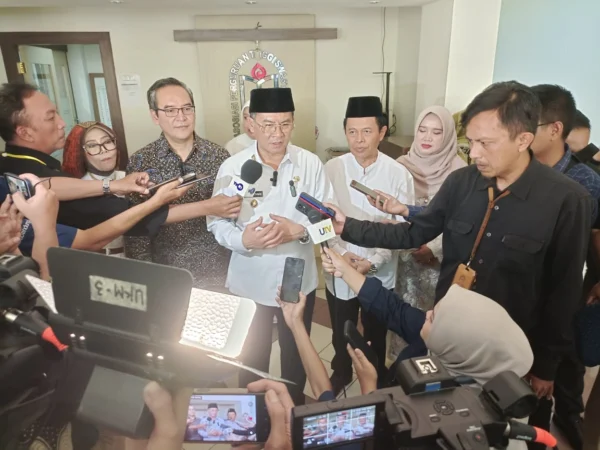 Wakil Gubernur Jabar, Erwan Setiawan, menginginkan pemerataan Perguruan Tinggi Swasta (PTS) di daerah kabupaten mauan swasta di Jabar, Kamis, 17 April 2025.