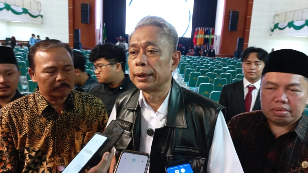 Wakil Menteri Sosial (Wamensos) RI Agus Jabo Priyono mengajak kalangan kampus dan mahasiswa untuk aktif terlibat dalam program pengentasan kemiskinan ekstrem di Indonesia.