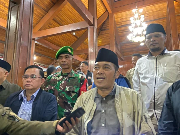 Wali Kota Cimahi, Ngatiyana saat di Pendopo DPRD Cimahi (mong)